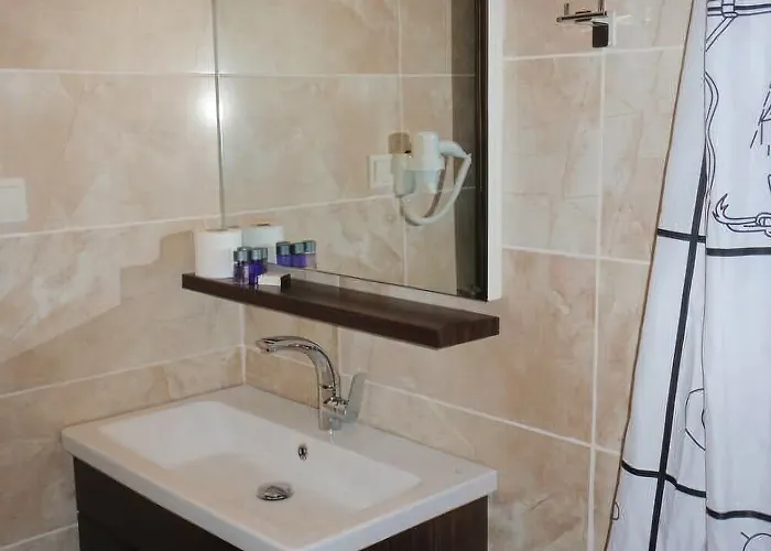 Liman فندق كوشاداسيه